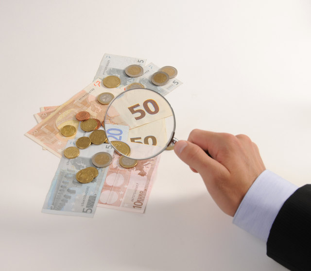 Im Durchschnitt holt die Arbeiterkammer 250 Euro für die Kärntner Arbeitnehmer zurück. | Foto: Jorma Bork / pixelio.de