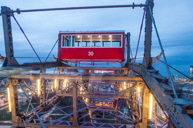 Im neuen Glanz erscheint bereits der Waggon Nummer 30 auf dem Wiener Riesenrad. | Foto: Chapter 2