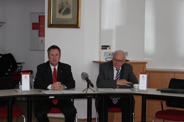 Bezirksgeschäftsführer Andreas Heinz und Bezirksstellenleiter Peter Koits bilanzierten das Jahr 2015 vor der Presse.