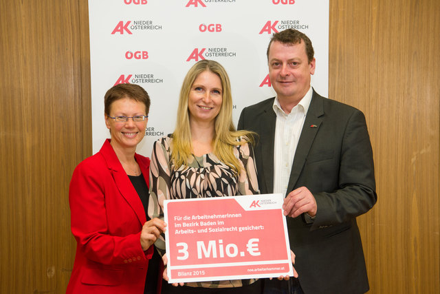 AK-Bezirksstellenleiterin Danja Wanner, die Rechtsschutzexpertin Karin Matzinger und AK-Vizepräsident Horst Pammer | Foto: Schuh