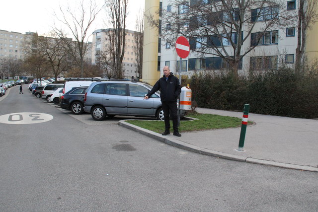 Auch dieses Eck wird verparkt, sagt Herr Lechner.
