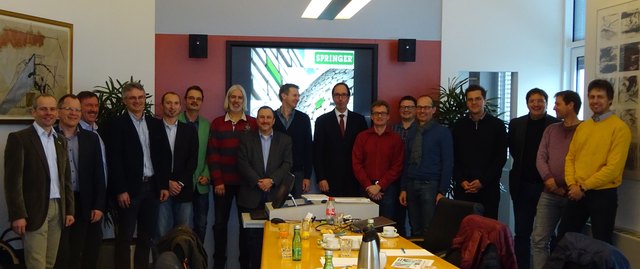 GF Timo Springer und die Teilnehmer am Konstruktions- und Projektmanagement-Seminar