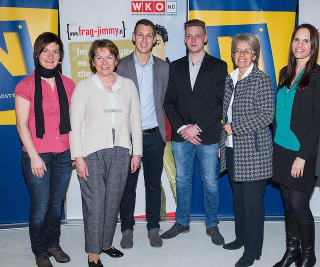 Kathrin Zettel, Sonja Zwazl, Christoph Tatzber,
Mario Fröschl, Petra Bohuslav und Michelle Walz in St. Pölten