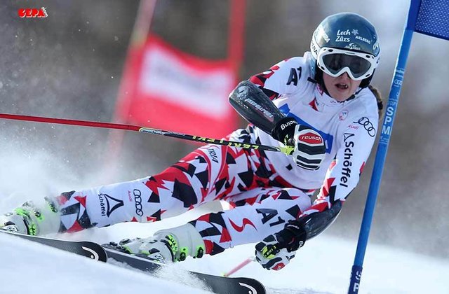 Die 19-jährige Nina Ortlieb aus Lech am Arlberg wurde Junioren-Weltmeisterin im Super-G. | Foto: (c) Nina Ortlieb