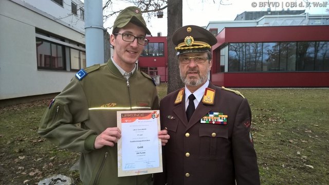 Engelbert Huber gratulierte dem Ligister Daniel Muhri zum Landessieg mit dem Punktemaximum. | Foto: KK