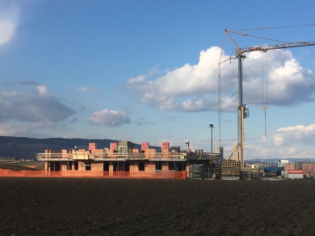 In der Traismaurer Straße: Hier entstehen neue Wohnungen für Herzogenburg.