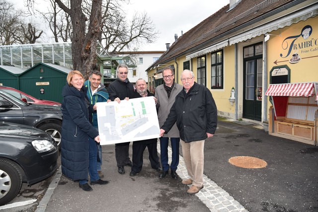 Vzbgm. Dr. Helga Krismer, Florian Trabüchler, StR Rudolf Gehrer, GR Peter Böö, GR Helmut Hofer-Gruber und Anton Habres (v.l.n.r.)