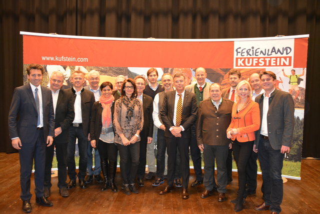 Vorstand und Aufsichtsrat des TVB Noch-"Ferienland Kufstein" nach der Wahl im Vorjahr.