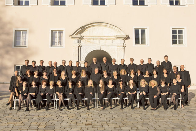 Die Sängerinnen und Sänger des Kammerchores Norbert Artner stehen am Wochenende mit zwei Auftritten im Mittelpunkt
