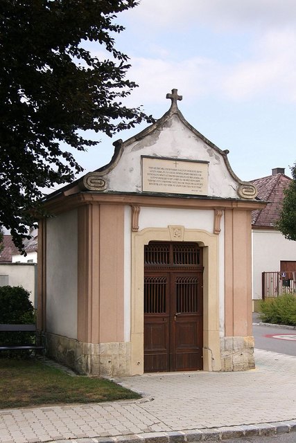 Die Cholerakapelle wurde im Jahr 1831 gestiftet.