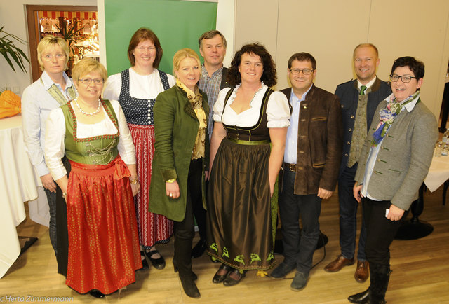 Landesbäuerin Irene Neumann-Hartberger, Stv. Ingrid Stacher, Bezirksbäuerin Magdalena Grabler, Obmann Manfred Weinhappl, Direktor Leopold Scheiböck, Gerhard Ratsch, Gebietsbäuerin Johanna Germ, Martina Kaufmann, Eva Hagl-Leitner