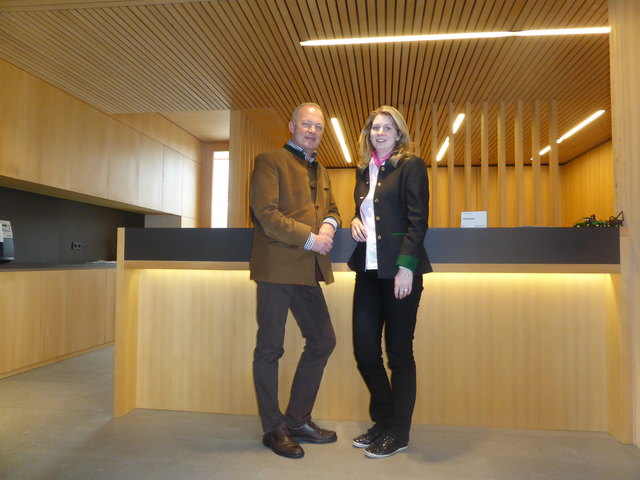 Bezirksobmann Bgm. Rupert Winter begrüßt Elisabeth Huber im Parteivorstand. | Foto: ÖVP