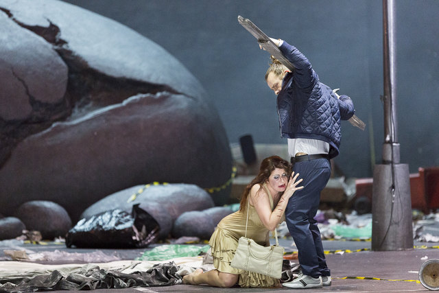 Eine wunderbare Künstlerpaarung, Dshamilja Kaiser als Katerina und Rolf Romei als Manolios.
