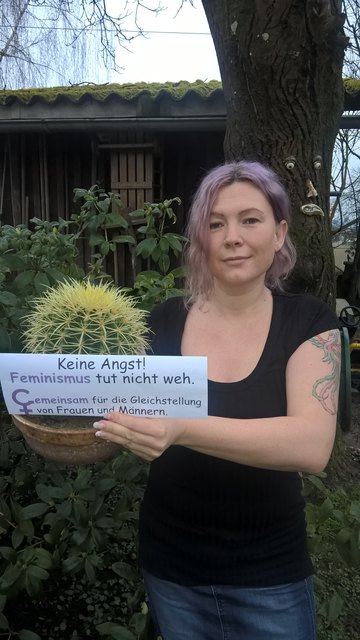 SP-Stadtparteivorsitzende Viktoria Frühwirth: Mit der Kaktusverteilaktion für Männer am Weltfrauentag will die SP Perg die Diskussion neu „anstacheln“. | Foto: SP
