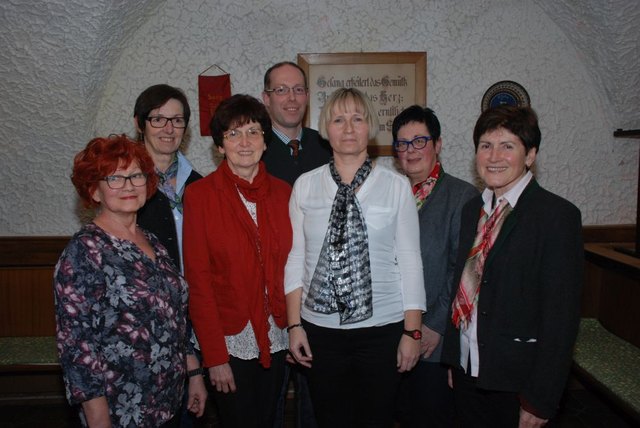 Herta Maurer, Renate Schragl, Resi Wutzl, Franz Daurer, Renate Pumhösel, Gerda Hollaus und Traude Franz.
2. Reihe: | Foto: Sängerbund Neustift