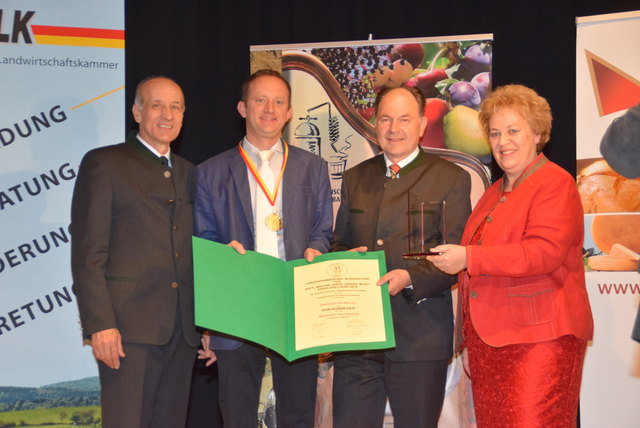 Als Sortensieger ging bei den Apfelsäften ein naturtrüber Saft aus dem Hause Nikles aus der Landesprämierung hervor.