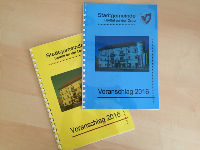Der alte Voranschlag (gelb) wurde abgelehnt, mit einer Gegenstimme wurde der neue (blau) für 2016 nun angenommen