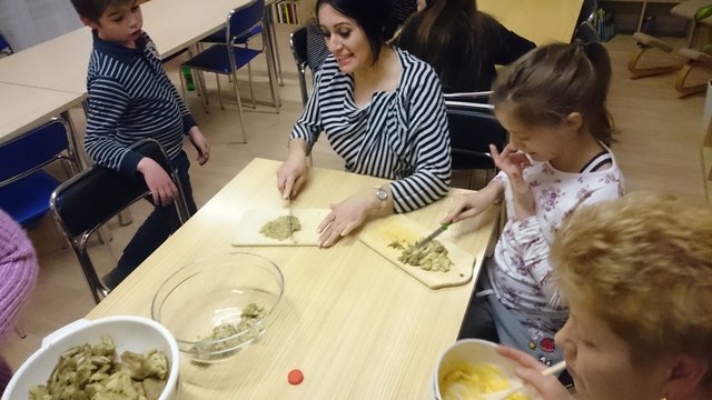 Rumänischer Kochabend am 04.03. 2016: Einmal mehr ein weiterer erfolgreicher internationaler Kochabend im Familienzentrum Dialog, Melicharstr. 2, 4020 Linz am 04. 03. 2016