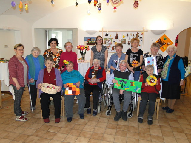 Die tüchtigen AusstellerInnen des Osterbazars der Tagesbetreuung Pischelsdorf.