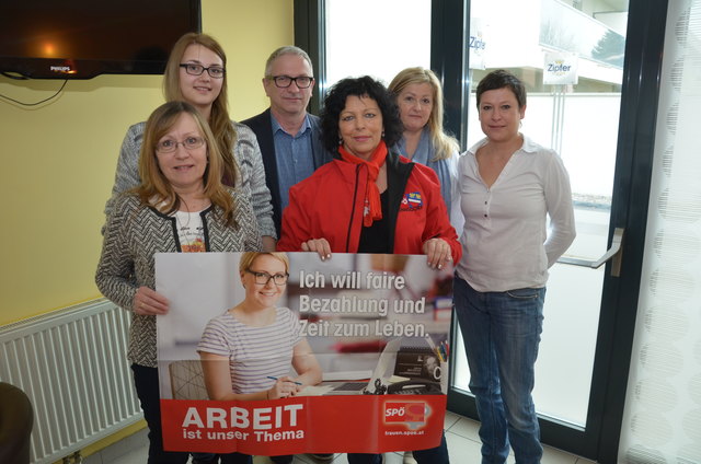 Gemeinderätin und Frauenreferentin Monika Primetshofer, Gemeinderätin Sieglinde Buchberger, Corinna Wallner, Ennsdorfs Bürgermeister Alfred Buchberger, Andrea Mühlbachler, Iris Halla