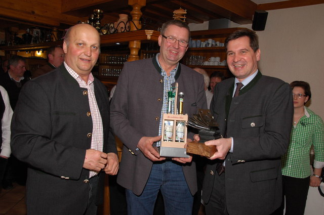 Gottfried Wagner, Werner Krammer und "Josefischnapsen-Sieger" Josef Wieser.