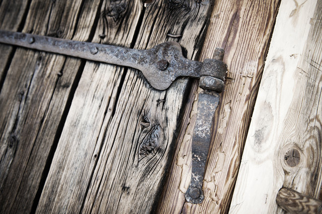 Johannes Stockinger setzt bei seiner Arbeit auf "Holz mit Charakter". | Foto: Wolfgang Stadler