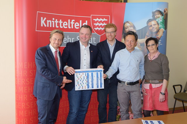 Bürgermeister Gerald Schmid (l.) und Co. präsentierten die Knittelfelder Fanzone. Foto: Blinzer