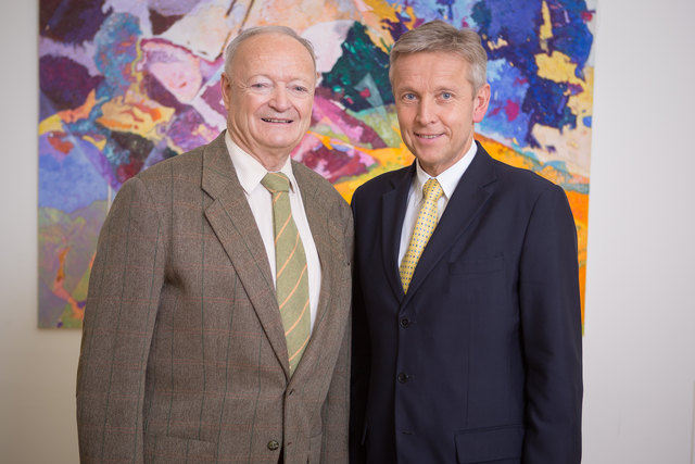 ÖVP-Präsidentschaftskandidat Andreas Khol mit Bezirksparteiobmann NR Reinhold Lopatka. | Foto: ÖVP/Jakob Glaser