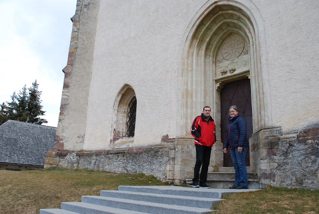 Setzen sich für die Sanierung ein: Provisor Marijan Marijanovic und Pfarrgemeinderats-Obfrau Hildegard Mandl