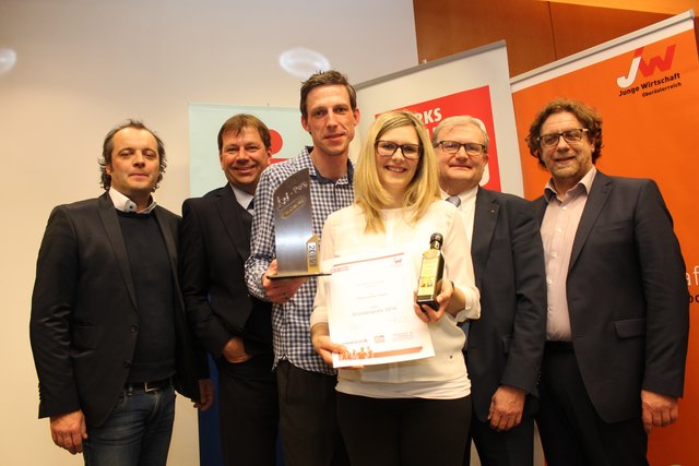 Die Siegerin mit den Projektpartnern