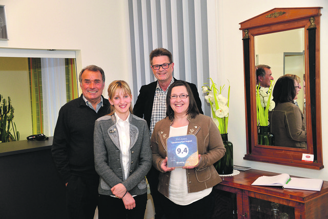 Ein ausgezeichnetes Team. V. l.: Hotel-Eigentümer Koloman Knitl, Dorothea Konarska (Housekeeping, Service), Manager Fritz Uitz und Sabine Stermole (Rezeption, Gästeservice). | Foto: Pfister
