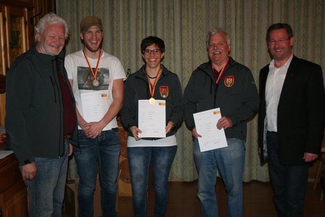 LP aufgelegt, Flo Lauterer 2. Kathrin Plattner 1. und Franz Oberdanner 3.