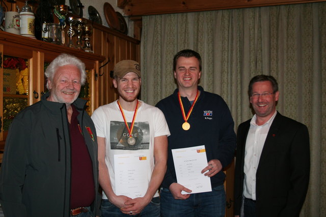 Mitte, Florian Lauterer 2. und Rene Pegan 1. und Stadtmeister Luftgewehr Herren