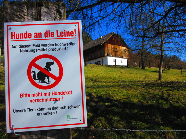 dieses Schild bei einem Hof nahe Köstenberg regt zum Nachdenken an!
