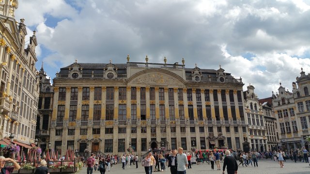 Experten sehen hinter dem Anschlag in Brüssel (im Bild der Grand Place) einen Anschlag auf die EU.