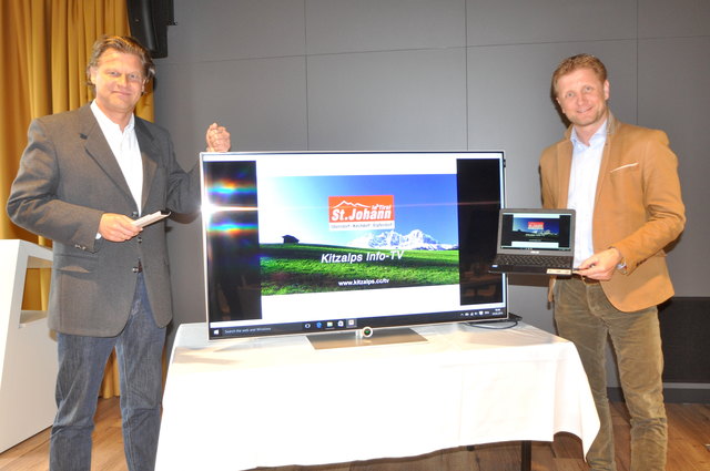 GF Fritz Obernauer (Ortswärme) und GF Gernot Riedel (TVB) präsentierten den Info-Kanal.