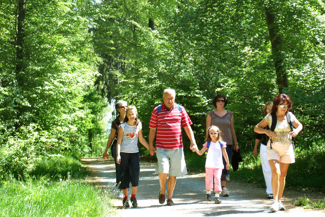 Zu Ostern ist es Zeit für einen Ausflug mit der ganzen Familie. | Foto: RainerSturm  / pixelio.de