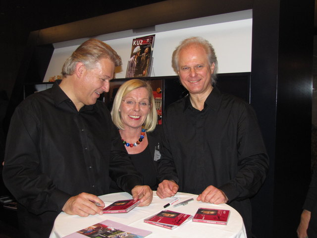 Freunde und Arbeitgeber: Eduard und Johannes Kutrowatz mit Elisabeth Reiter.
