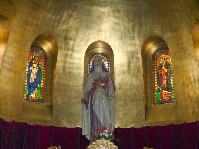 lebensgroße Statue der hl. Theresia von Prof. Alfred Crepaz, Hall in Tirol