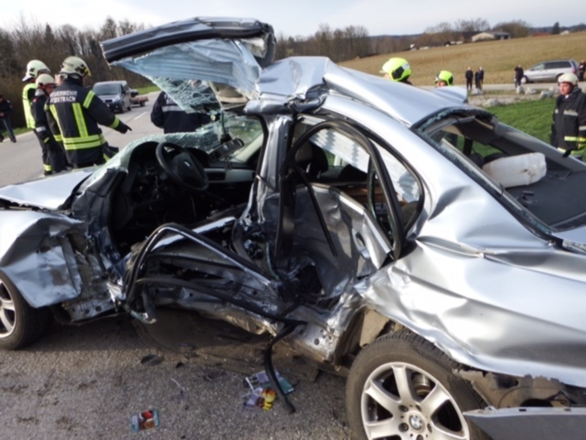 Unfall: BMW-Fahrer starb auf Landesstraße am Ostersonntag - Amstetten