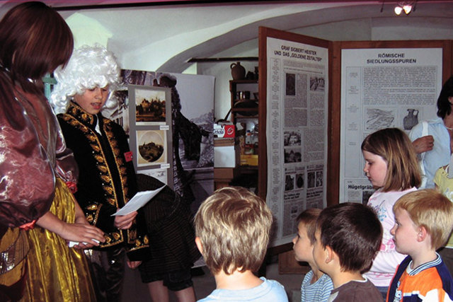 Das Dorfmuseum bietet für große und kleine Besucher spannende Exponate. | Foto: KK