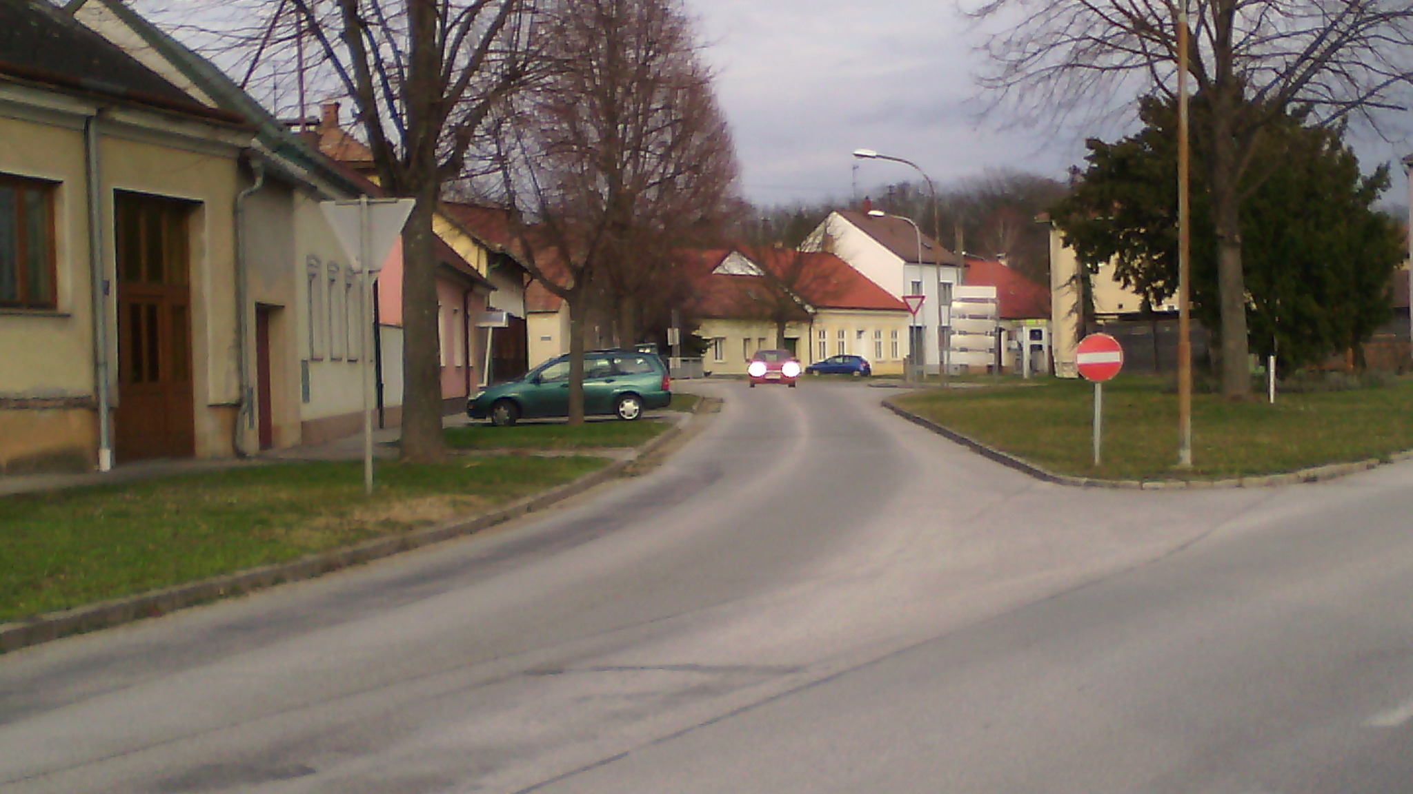 Verkehrsverwirrung in Waidendorf seltsam aber richtig Gänserndorf