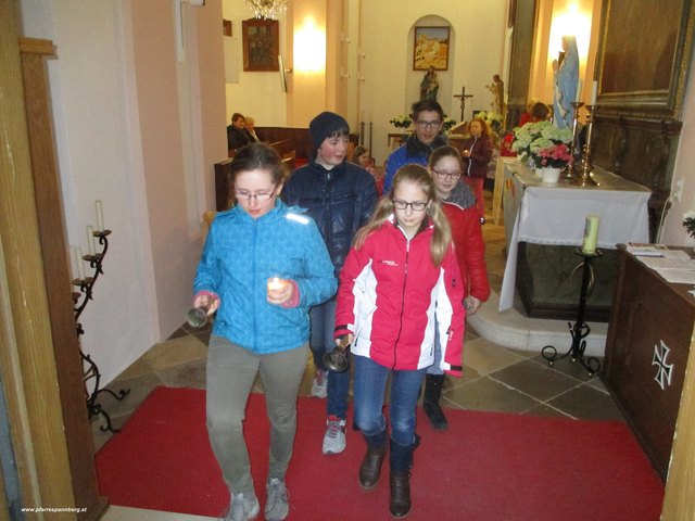 Osterfeier für Kinder und Ostereiersuchen 2016