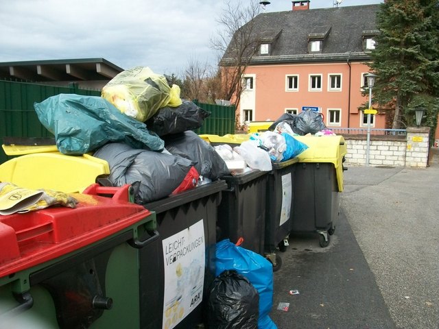 Kein schöner Anblick, aber ein tagtägliches Bild, das das Ortsbild von Hallein ramponiert. | Foto: Stadtgemeinde Hallein