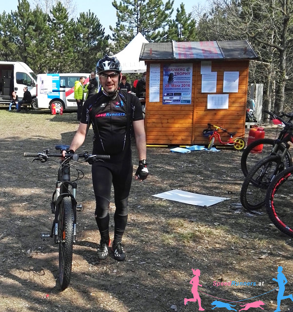 Nach dem Rennen glücklich, Wolfgang Pinitsch © SpeedRunners.at