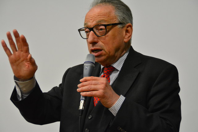 "Wir können uns gleich darauf einstellen, dass es die nächste Runde gibt", meinte Barazon mit Blick auf die politische Rhetorik des Iran.