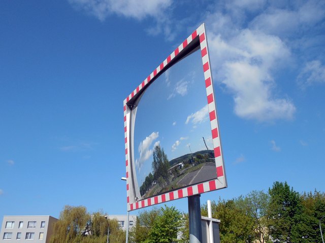 Der versprochene Verkehrsspiegel wird noch in dieser Woche im Ortsgebiet von St. Donat aufgestellt | Foto: KK/Pixabay