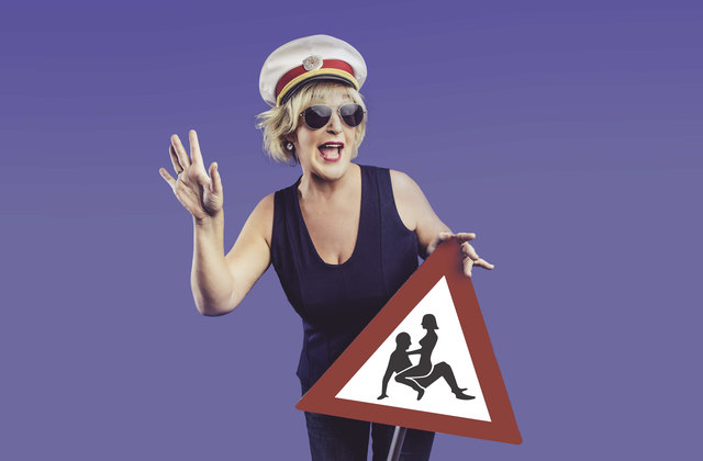 Barbara Balldini als Politesse in ihrem vierten Programm VERKEHRsTAUGLICH: Balldini gibt Vollgas! | Foto: Pressefoto