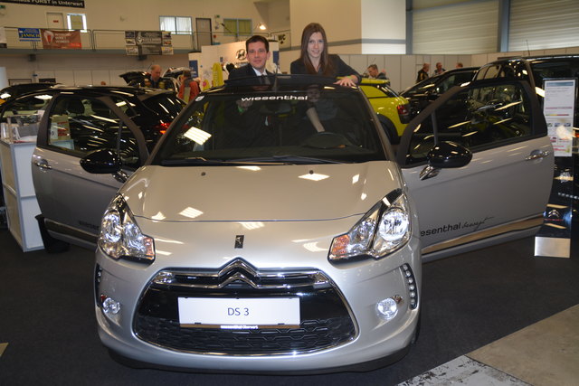 Attila Karadi und Sandra Sterr präsentierten den neuen DS3