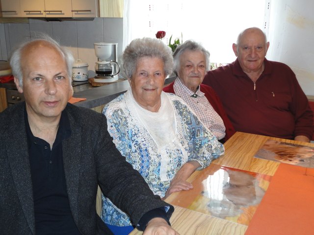 Bgm. Bernd Hermann, Gerhard Fink und Subkassierin Johanna Muchitsch stellten sich bei Frau Pauritsch (2.v.l.)als Gratulanten ein.